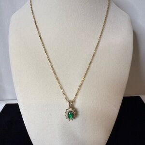 #023 Vintage Gold Tone Necklace with green Pendant